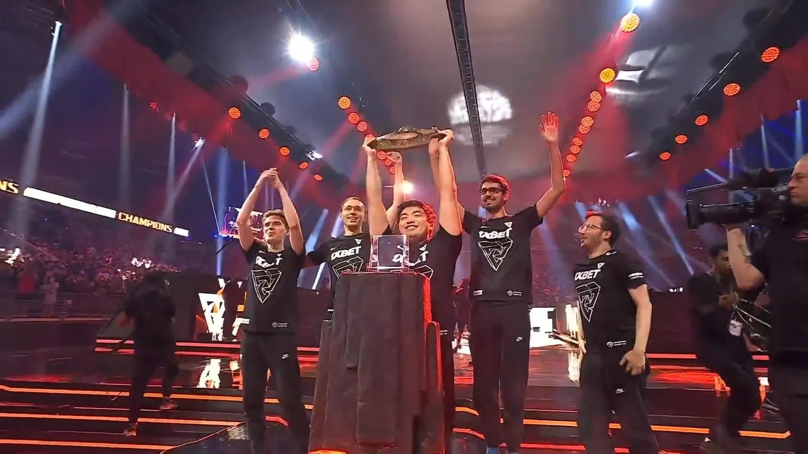 TI15中國區(qū)預(yù)選賽：AR戰(zhàn)隊(duì)敗者組逆襲一穿五，決勝團(tuán)戰(zhàn)鎖定TI15門票